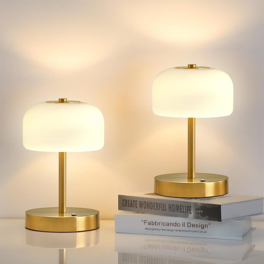 La lampe champignon colorée — Elle change de table quand elle veut.