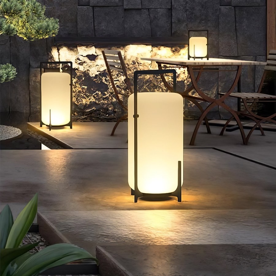 La lampe en verre opalin — Une lumière qui ne pique pas les yeux.